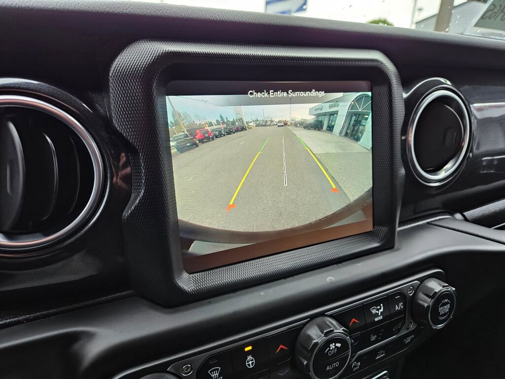 Used 2021 Jeep Wrangler Unlimited Sahara image 26