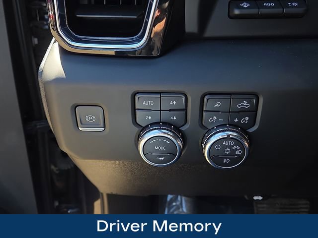 Used 2024 GMC Sierra 3500 Denali Ultimate AWD/4WD image 12