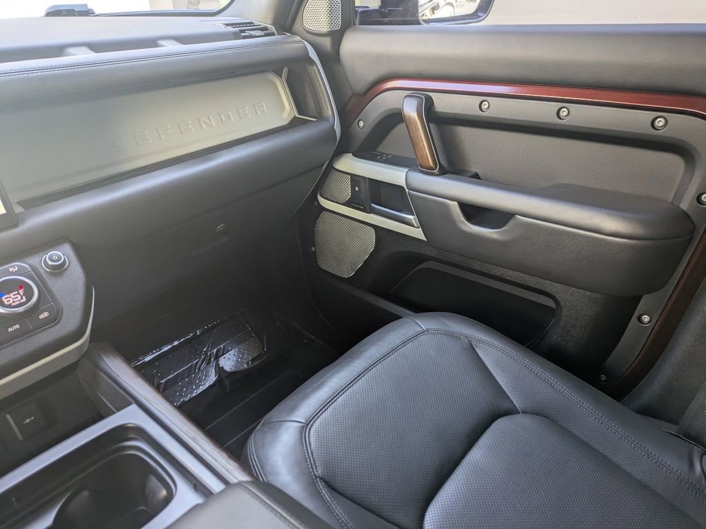 Used 2023 Land Rover Defender 130 First Edition image 18