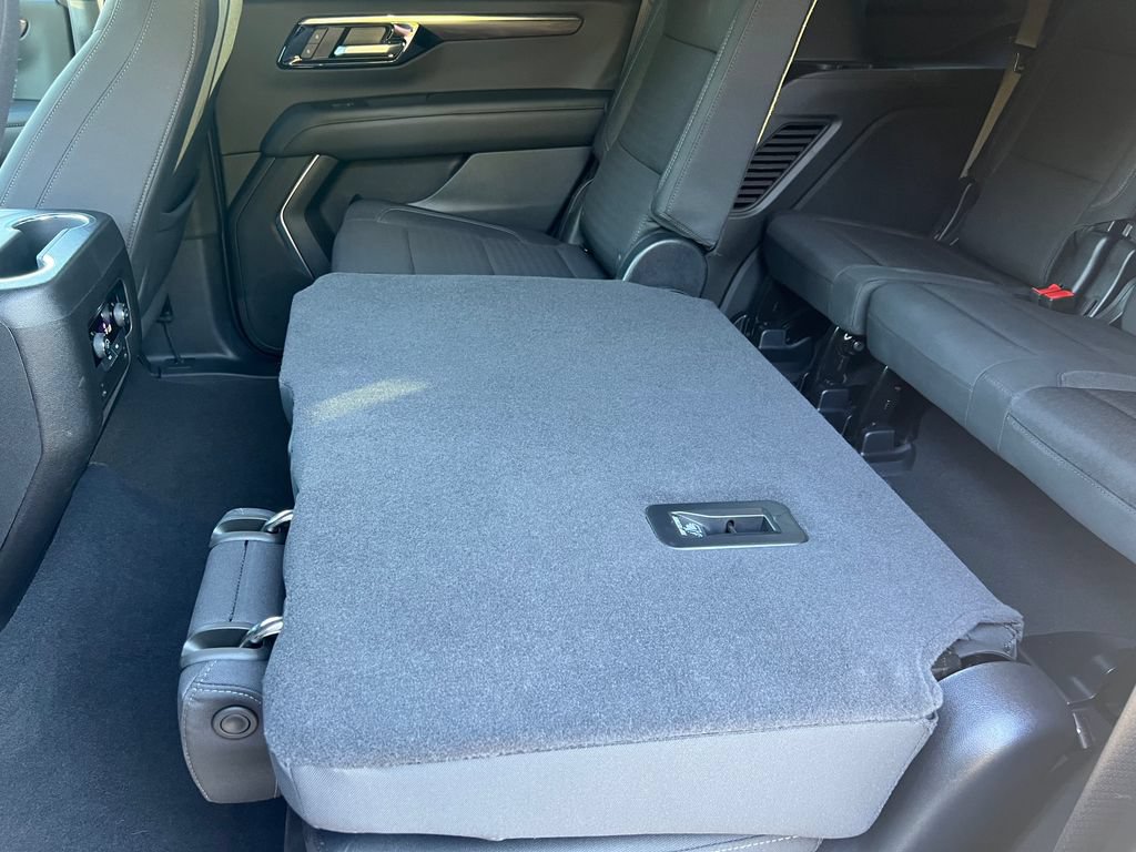 Used 2025 Chevrolet Tahoe LS AWD/4WD image 16