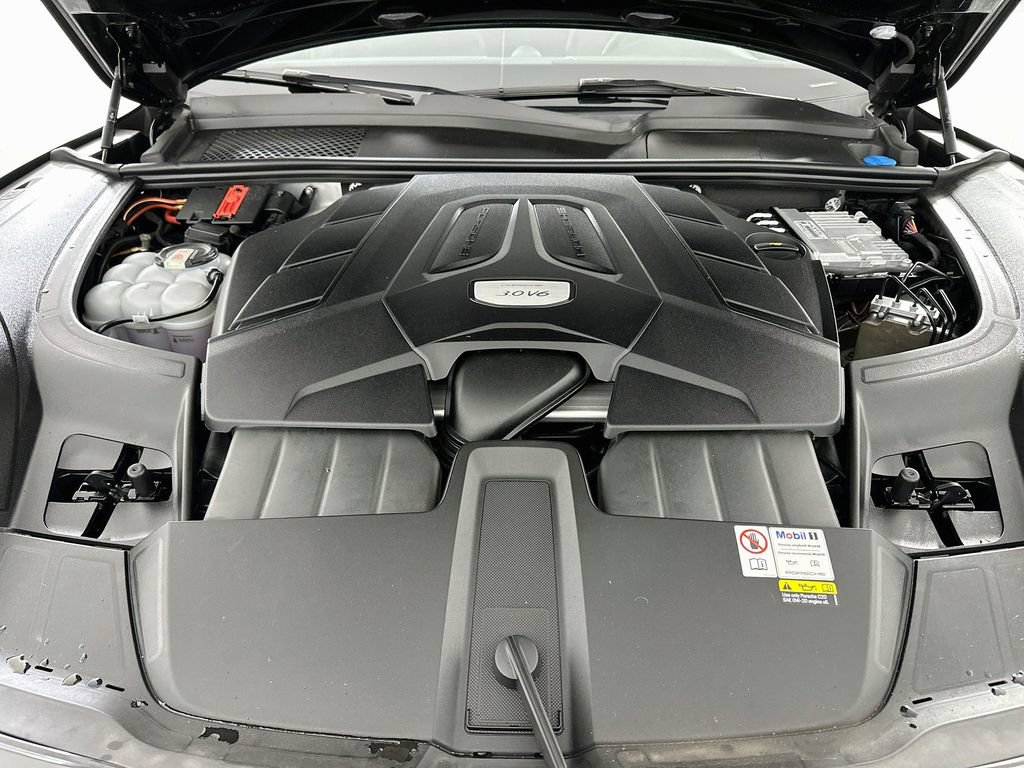 Certified 2023 Porsche Cayenne AWD/4WD image 32