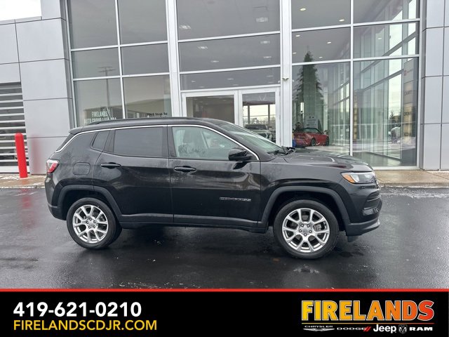 Used 2022 Jeep Compass Latitude image 34