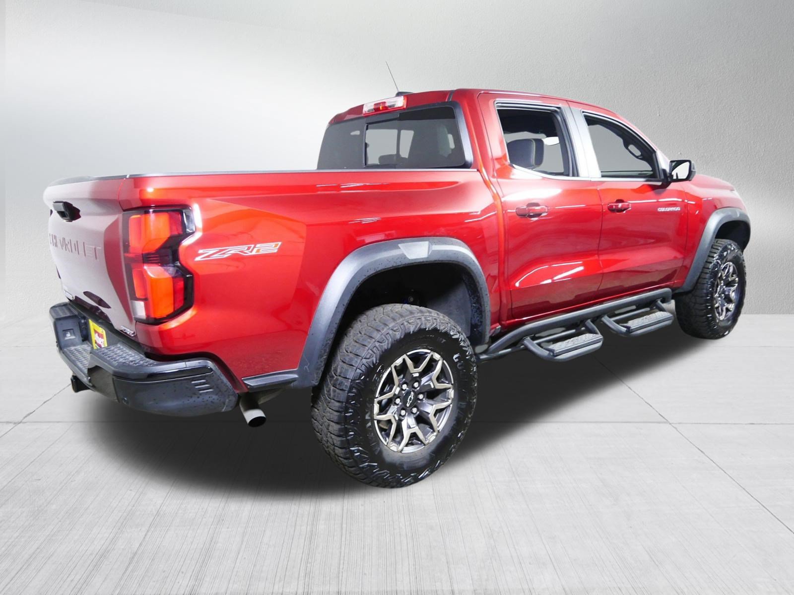 Used 2025 Chevrolet Colorado ZR2 w/ Technology Package AWD/4WD image 7