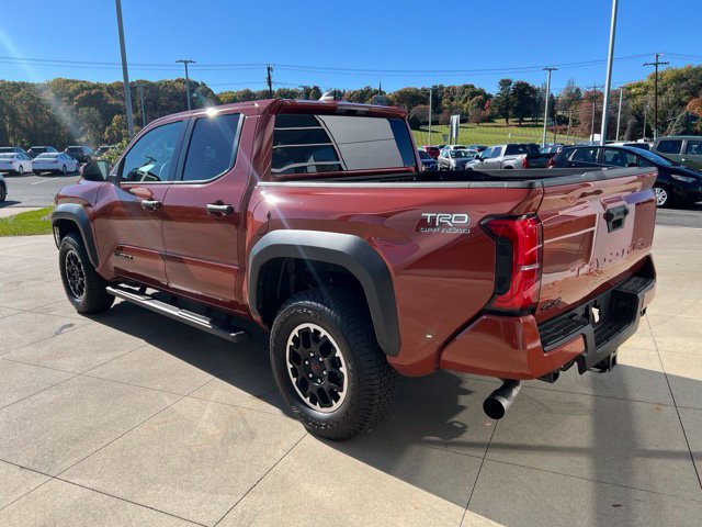 Used 2025 Toyota Tacoma TRD Off-Road AWD/4WD image 7