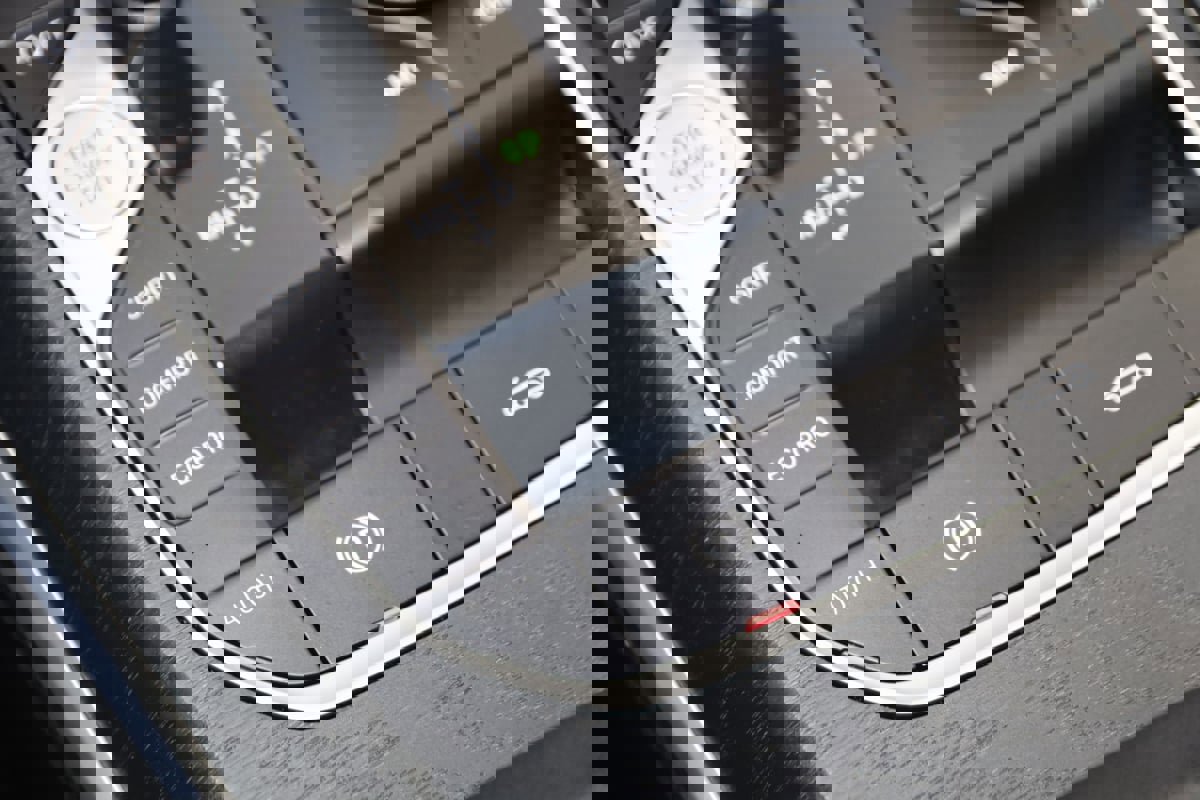 Used 2023 BMW 430i xDrive Convertible w/ Premium Package image 35