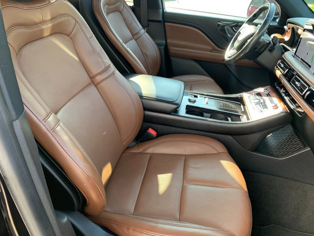 Used 2020 Lincoln Aviator Reserve w/ Elements Package Plus AWD/4WD image 11