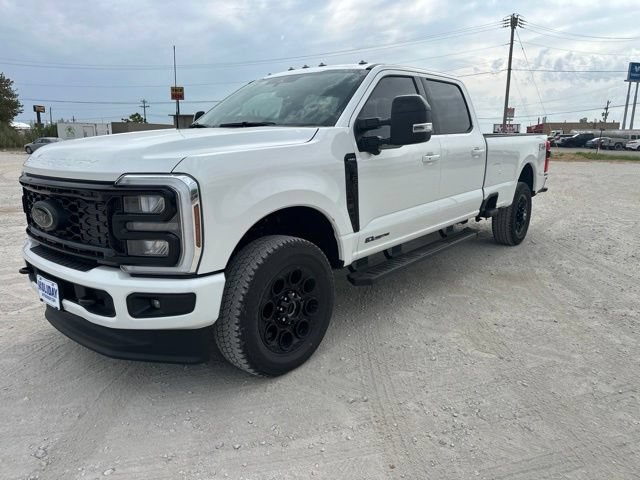 New 2026 Ford F350 Lariat w/ Black Appearance Package