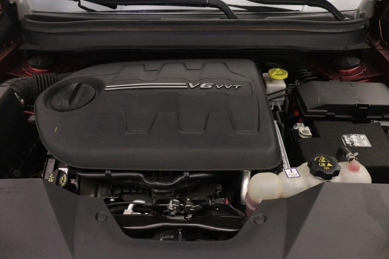 Used 2020 Jeep Cherokee Trailhawk w/ Cold Weather Group image 25