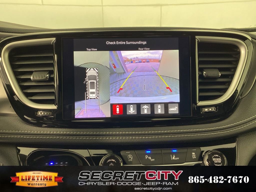 New 2026 Chrysler Pacifica Select image 24