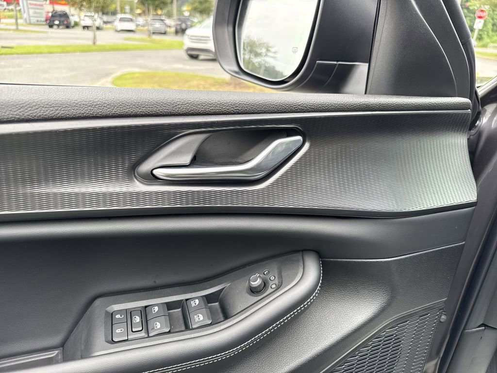 New 2025 Jeep Grand Cherokee L Laredo w/ Luxury Tech Group I image 12