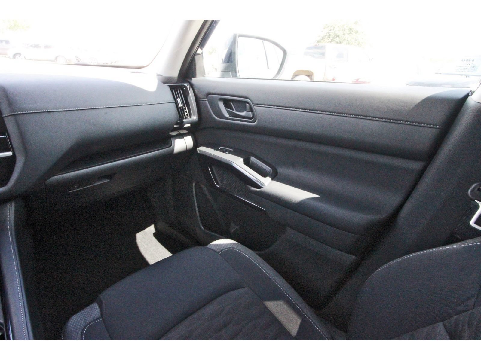 Certified 2025 Nissan Pathfinder SV FWD image 14
