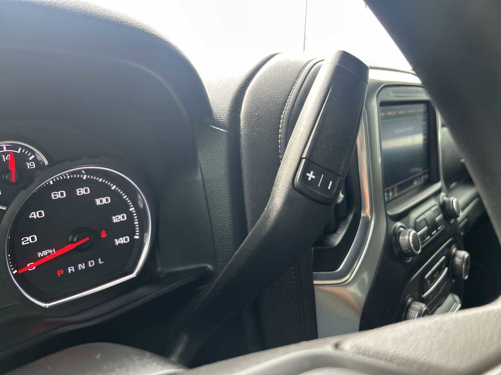 Used 2022 Chevrolet Silverado 2500 LT w/ Snow Plow Prep/Camper Package image 15