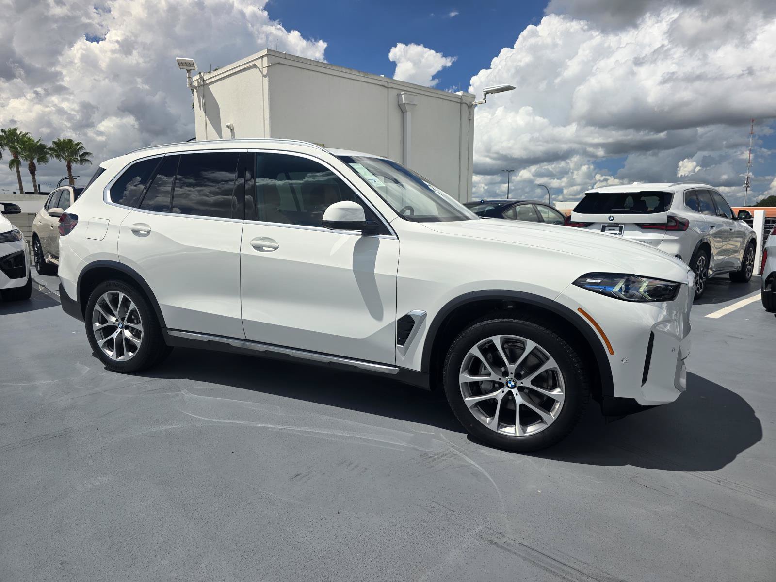 New 2026 BMW X5 xDrive40i w/ Climate Comfort Package AWD/4WD image 10