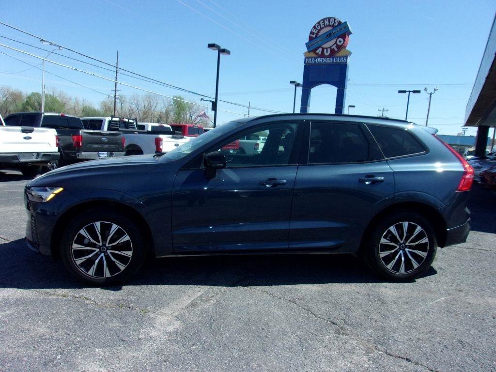 Used 2024 Volvo XC60 B5 Core image 1