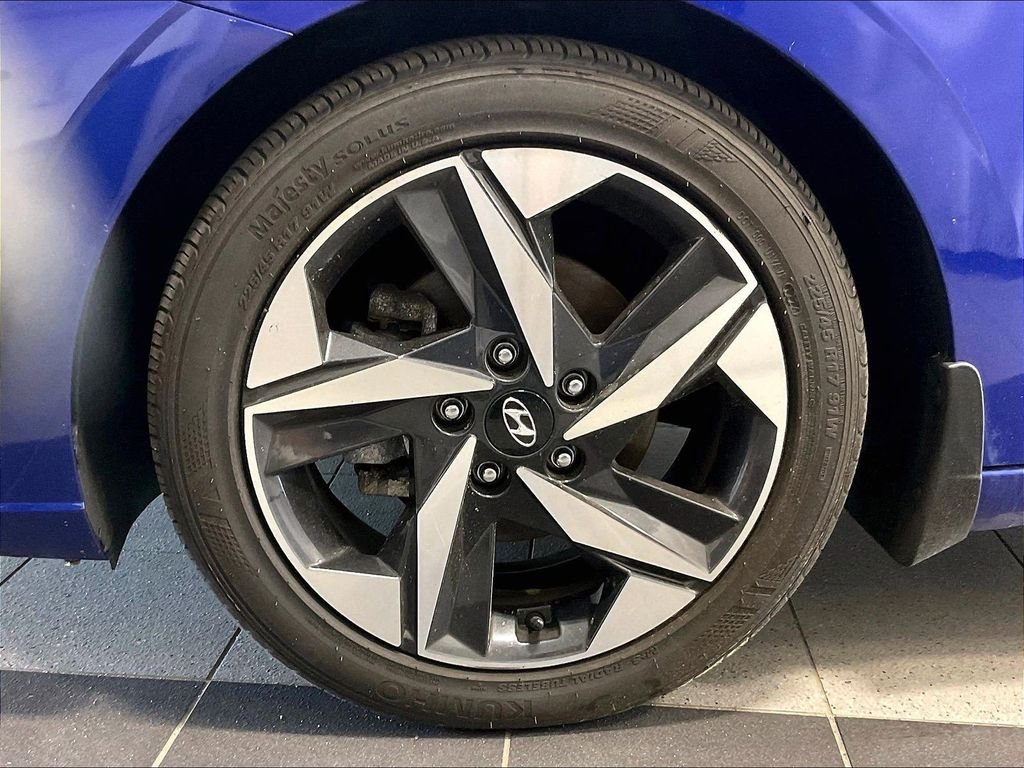 Certified 2023 Hyundai Elantra Limited FWD image 7