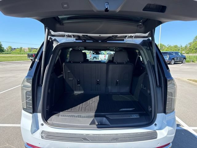 New 2026 Chevrolet Suburban Premier w/ Sun And Tow Package AWD/4WD image 39
