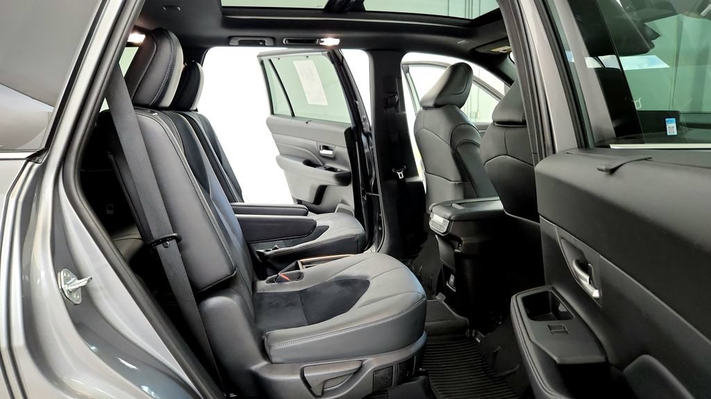 Certified 2025 Toyota Grand Highlander AWD Hybrid image 26