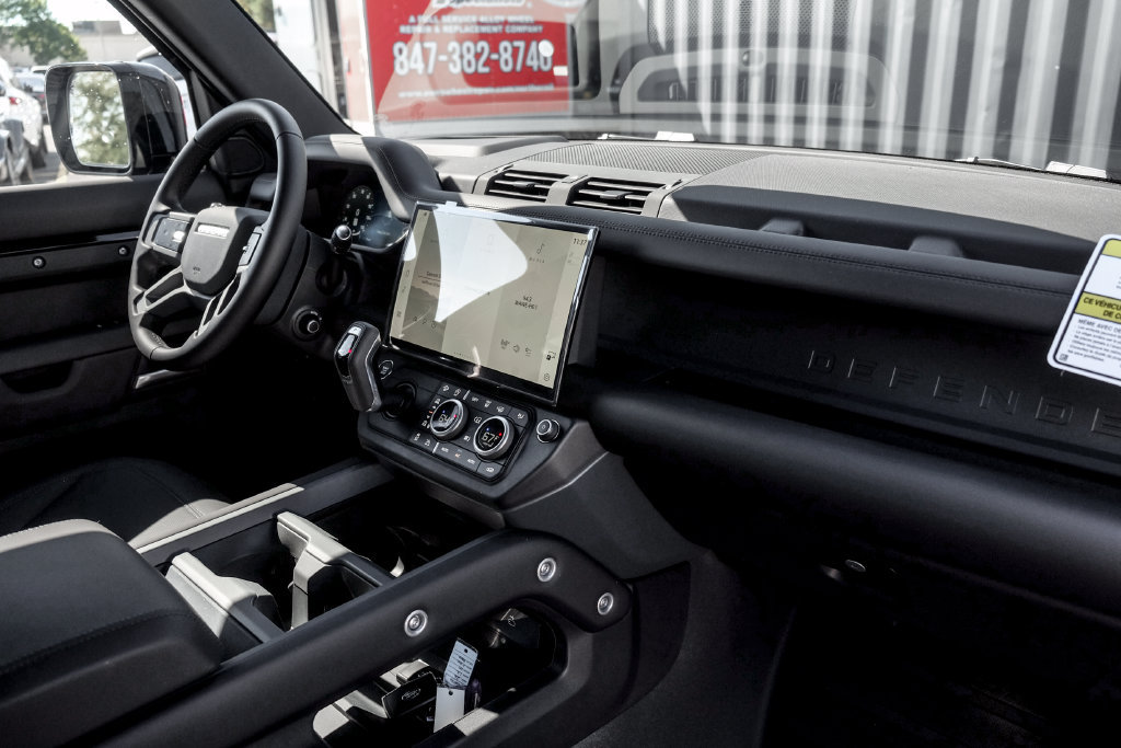New 2026 Land Rover Defender 110 X-Dynamic SE AWD/4WD image 23