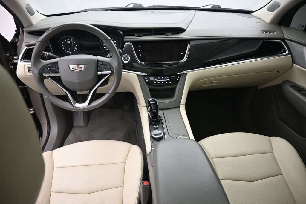 Used 2022 Cadillac XT6 Premium Luxury w/ Technology Package FWD image 25