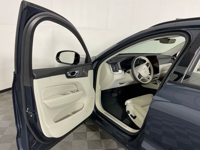 New 2026 Volvo XC60 B5 Ultra w/ Protection Package Premier image 27