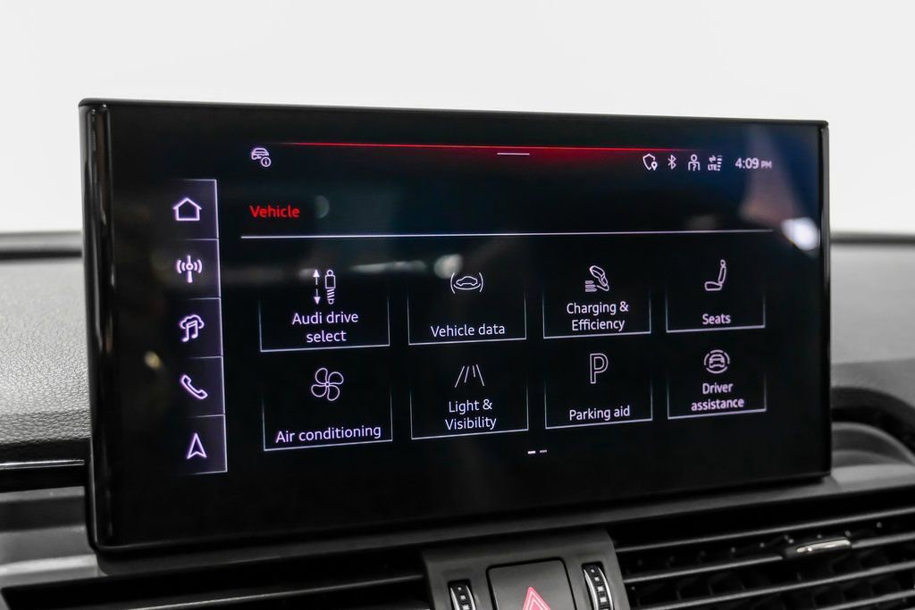 Used 2024 Audi Q5 e Prestige w/ Prestige Package image 21