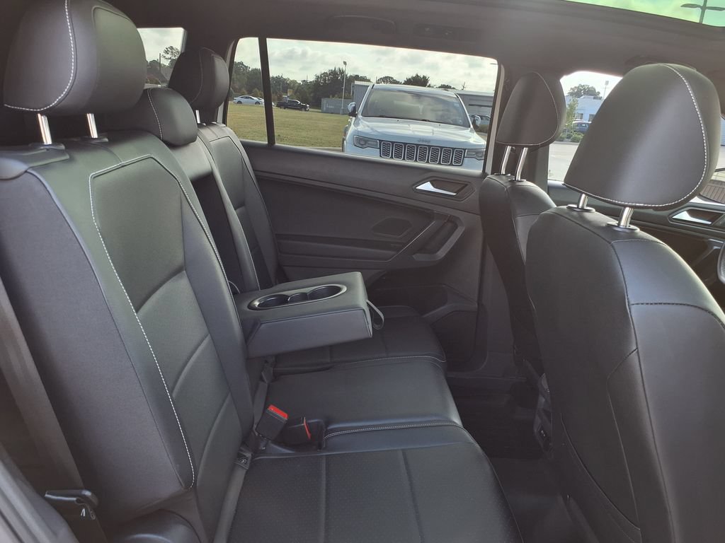 Used 2021 Volkswagen Tiguan SE R-Line FWD image 23