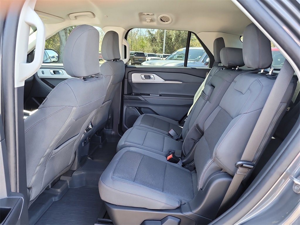 Used 2025 Ford Explorer Active image 11