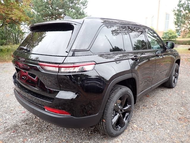 New 2025 Jeep Grand Cherokee Altitude AWD/4WD image 7