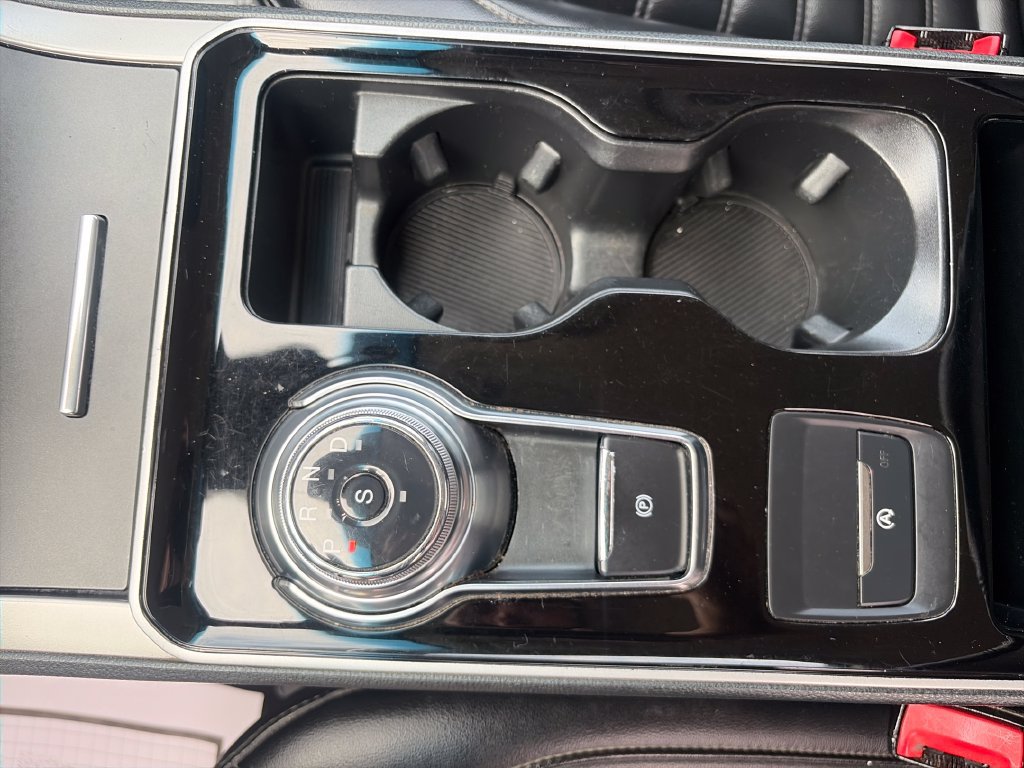 Used 2020 Ford Edge SEL FWD image 23