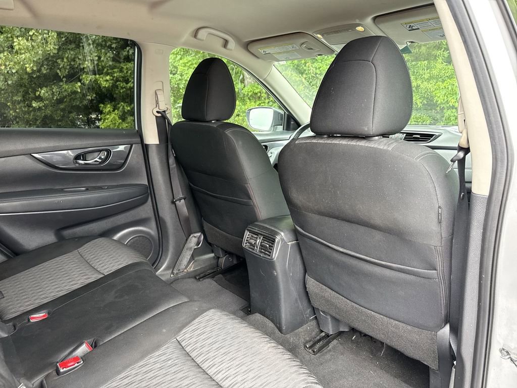 Used 2018 Nissan Rogue SV image 21