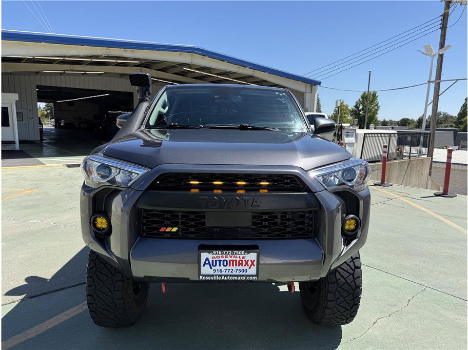 Used 2021 Toyota 4Runner SR5 AWD/4WD image 3