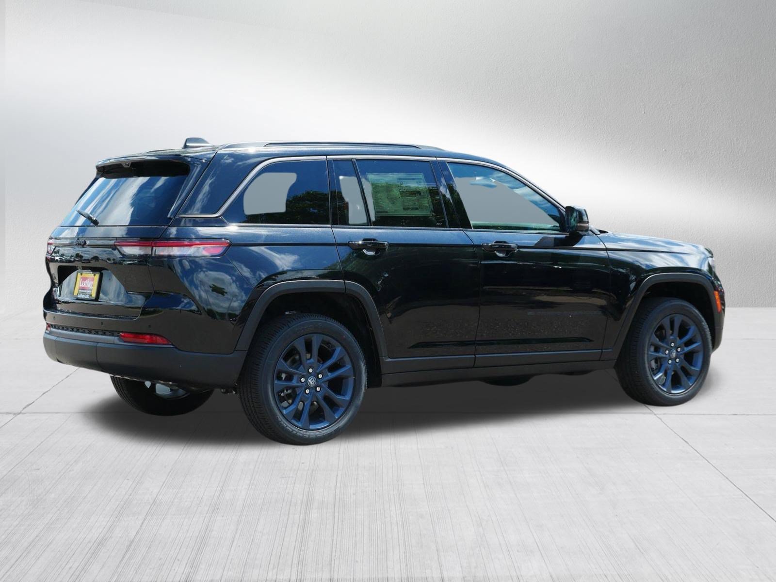 New 2026 Jeep Grand Cherokee Limited AWD/4WD image 7