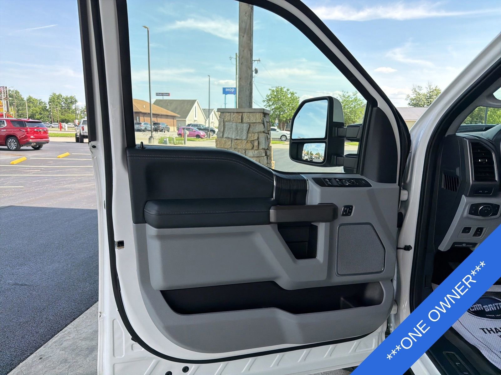 Used 2022 Ford F350 Limited AWD/4WD image 9