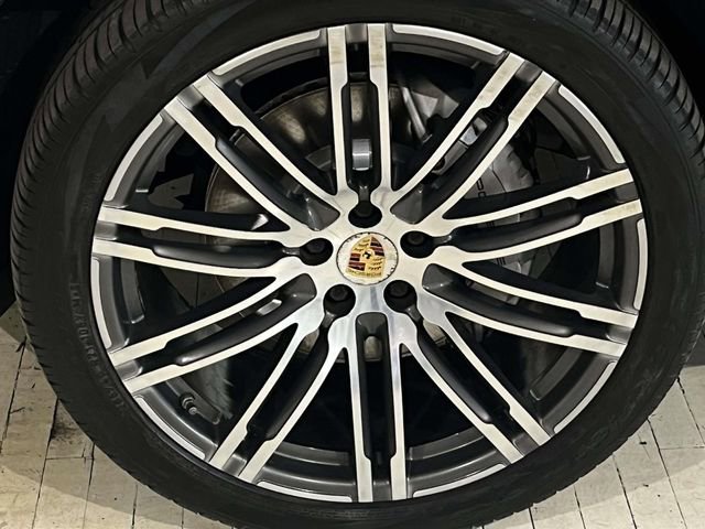 Used 2015 Porsche Macan S AWD/4WD image 12