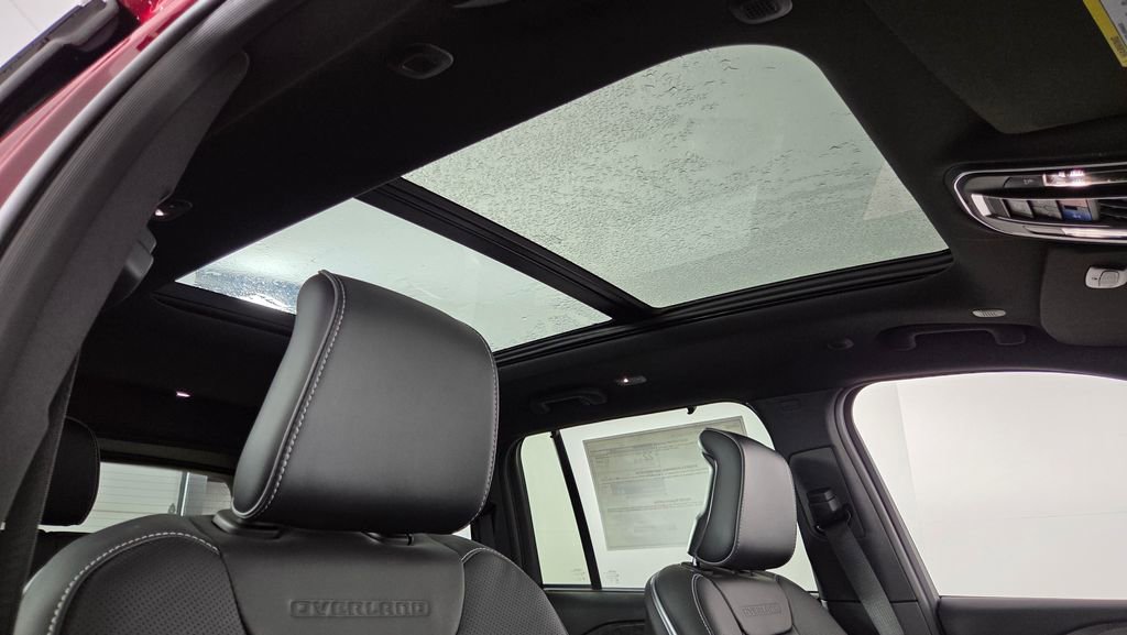 New 2025 Jeep Grand Cherokee Overland w/ Luxury Tech Group IV image 40
