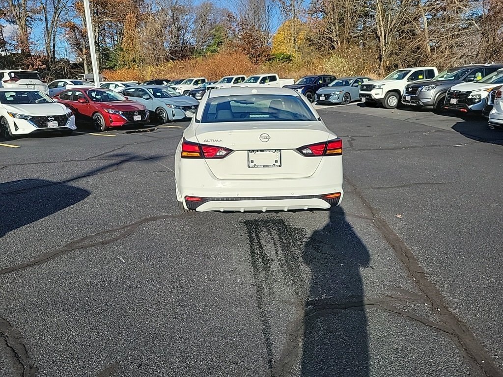 Used 2025 Nissan Altima 2.5 S image 4