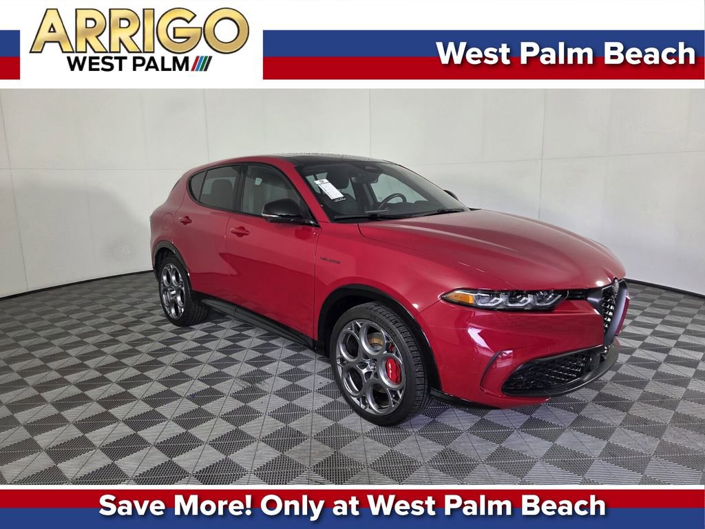 Used 2025 Alfa Romeo Tonale w/ Premium Package AWD/4WD image 1