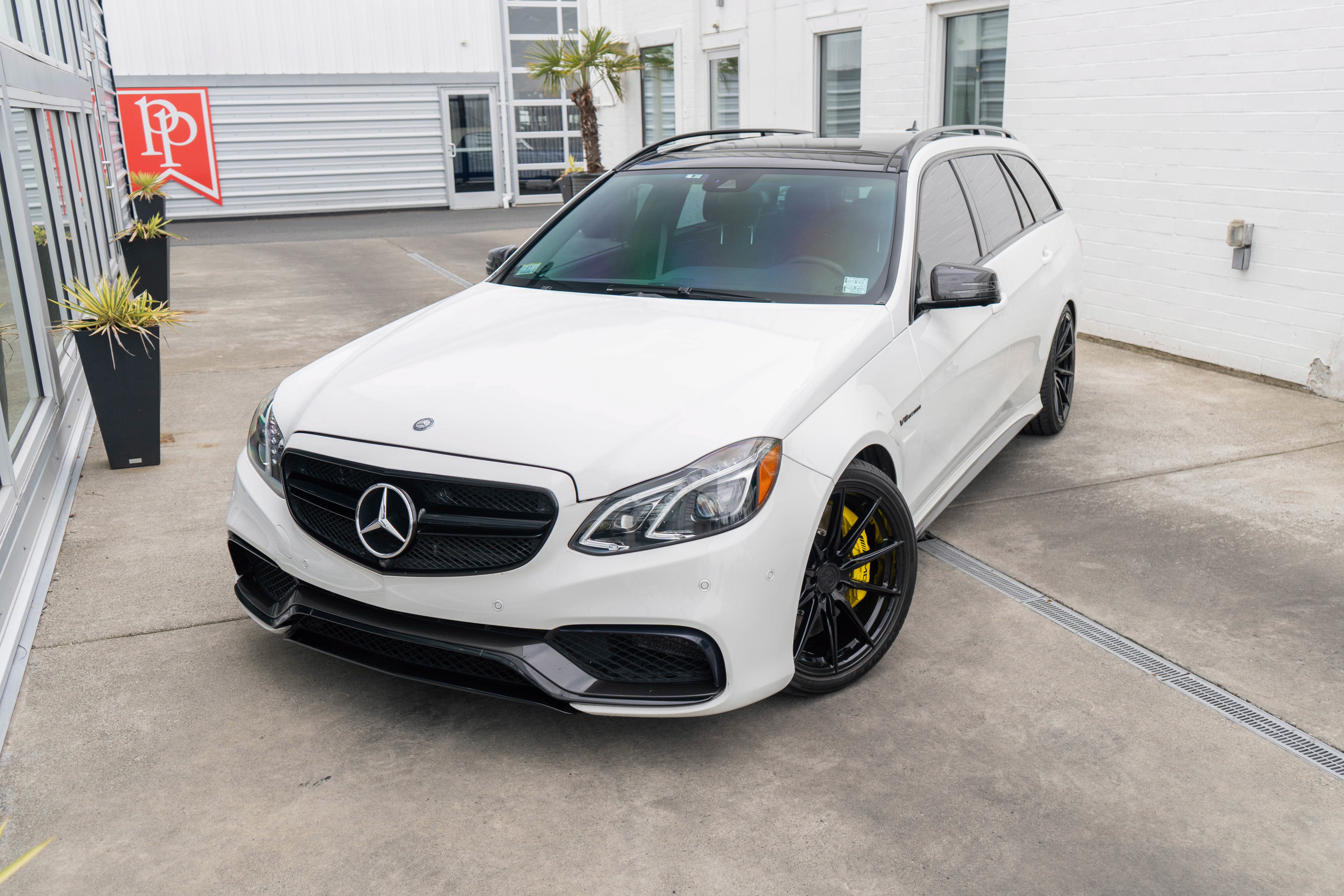 Used 2014 Mercedes-Benz E 63 AMG S-Model image 3