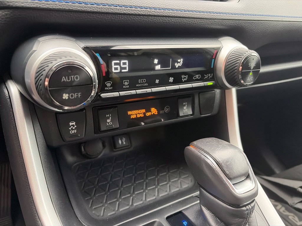 Used 2019 Toyota RAV4 XSE AWD/4WD image 23