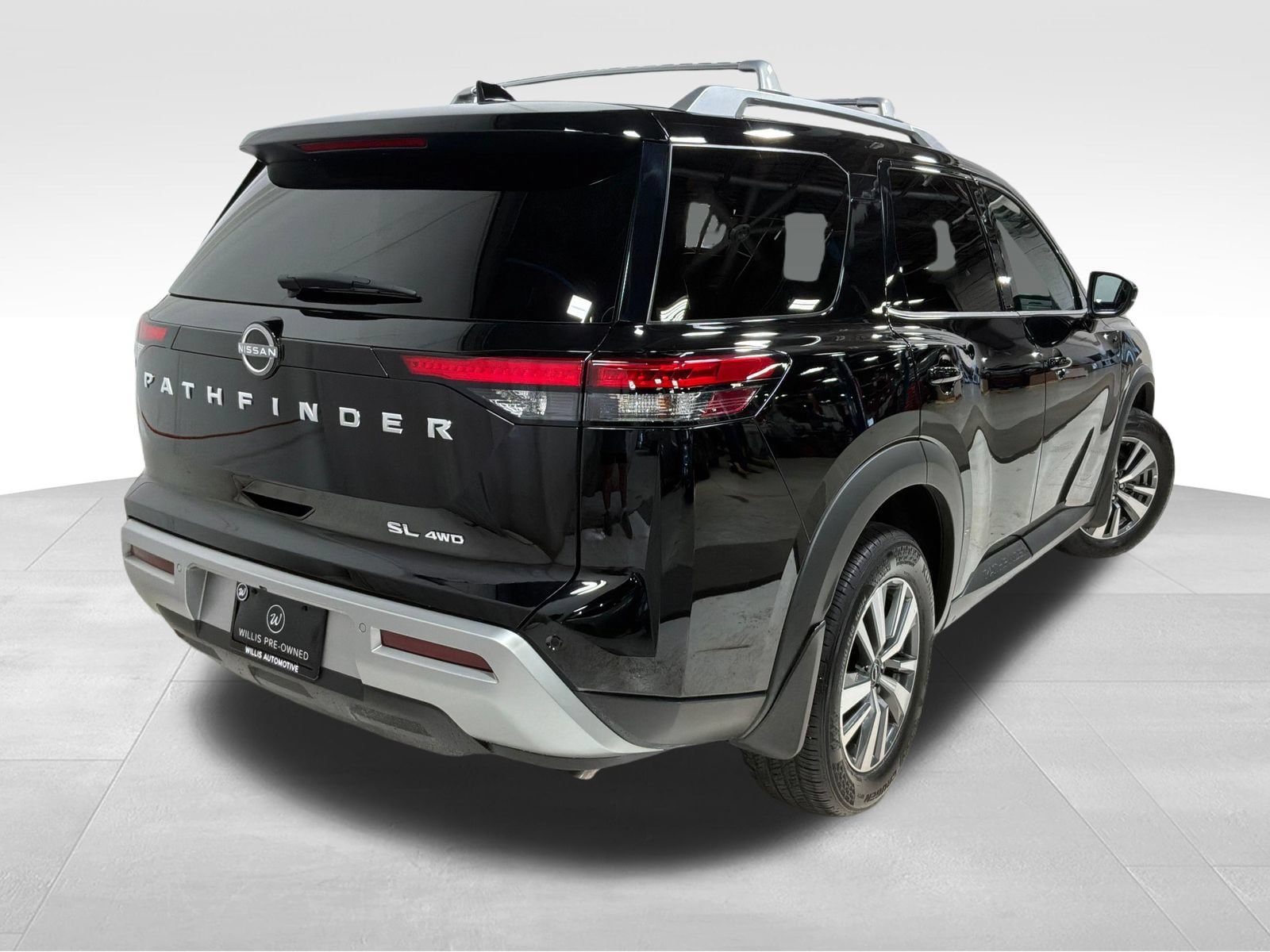 Used 2025 Nissan Pathfinder SL AWD/4WD image 5