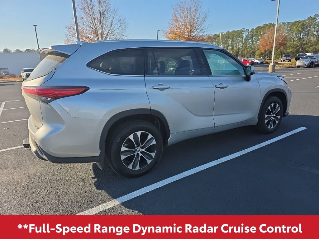 Used 2022 Toyota Highlander XLE image 10