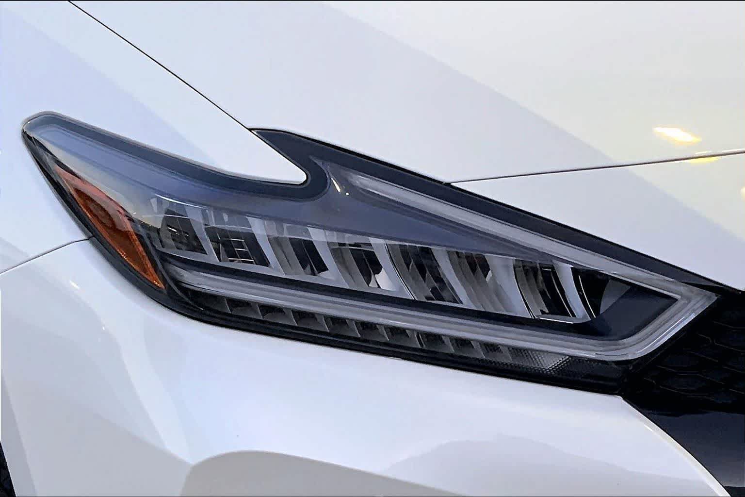 Used 2023 Nissan Maxima Platinum w/ Sport Mat Group FWD image 27