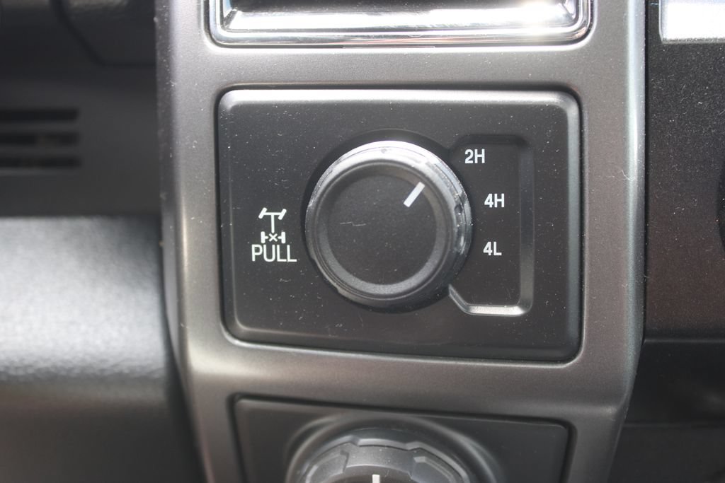 Used 2020 Ford F150 XLT w/ Equipment Group 302A Luxury AWD/4WD image 31