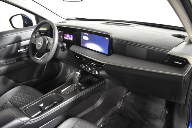 Certified 2025 Nissan Kicks SV AWD/4WD image 30
