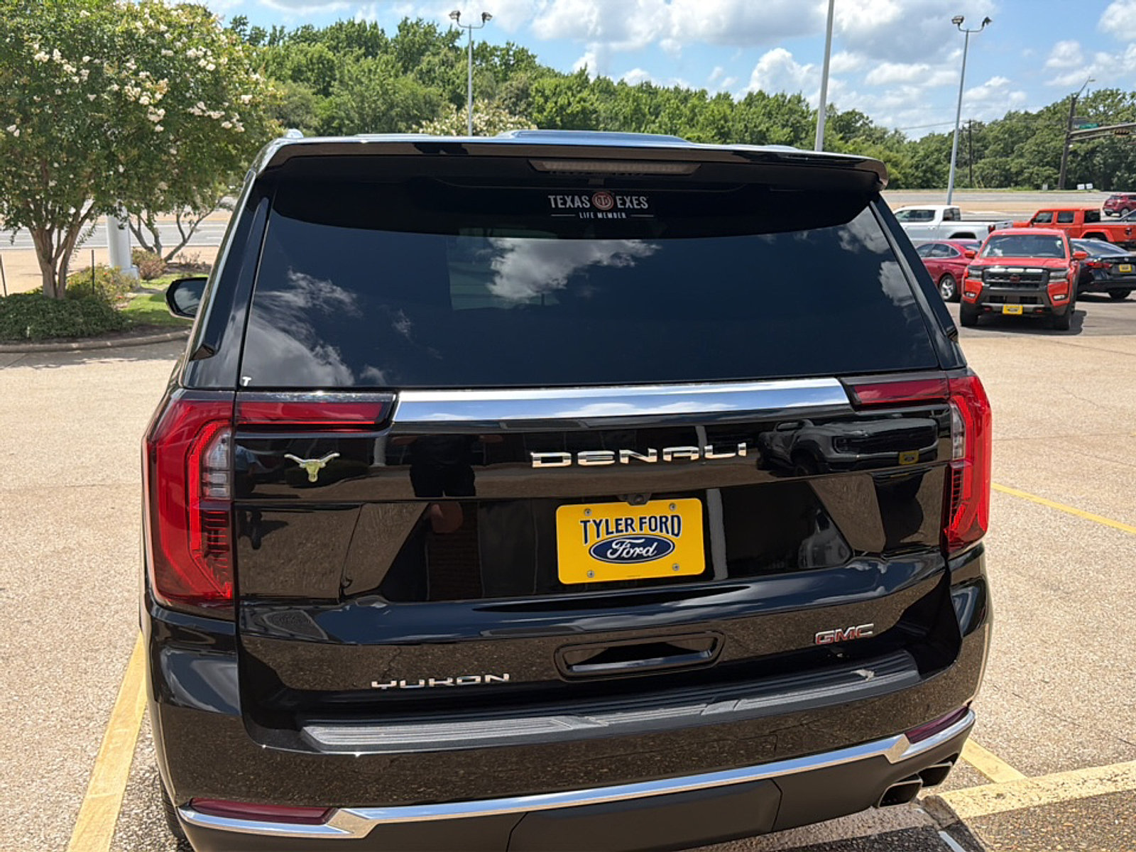 Used 2026 GMC Yukon Denali w/ Sun & Power Step Package AWD/4WD image 7