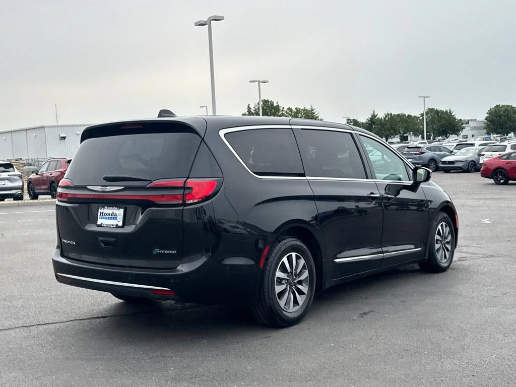 Used 2022 Chrysler Pacifica Limited FWD image 5