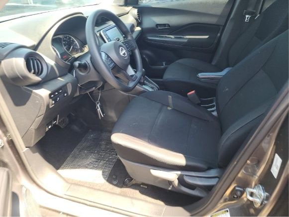Used 2025 Nissan Kicks Play S FWD image 4