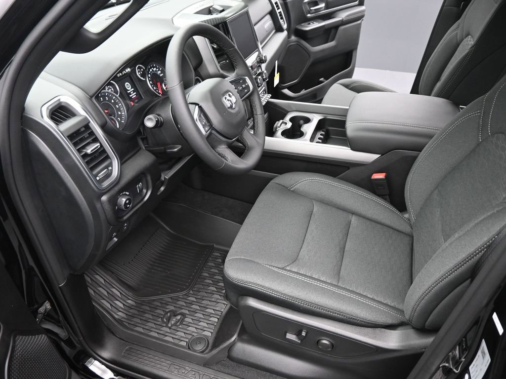 New 2026 RAM 1500 4x4 Crew Cab image 10