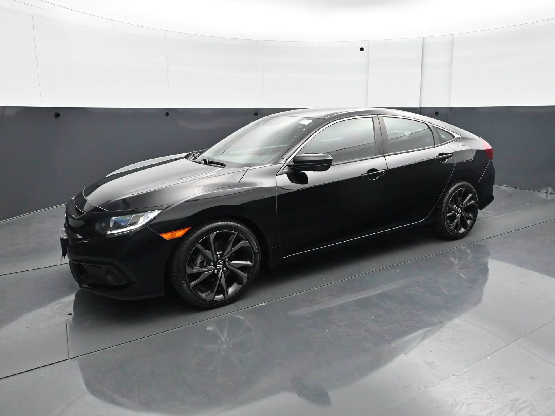 Used 2020 Honda Civic Sport image 2