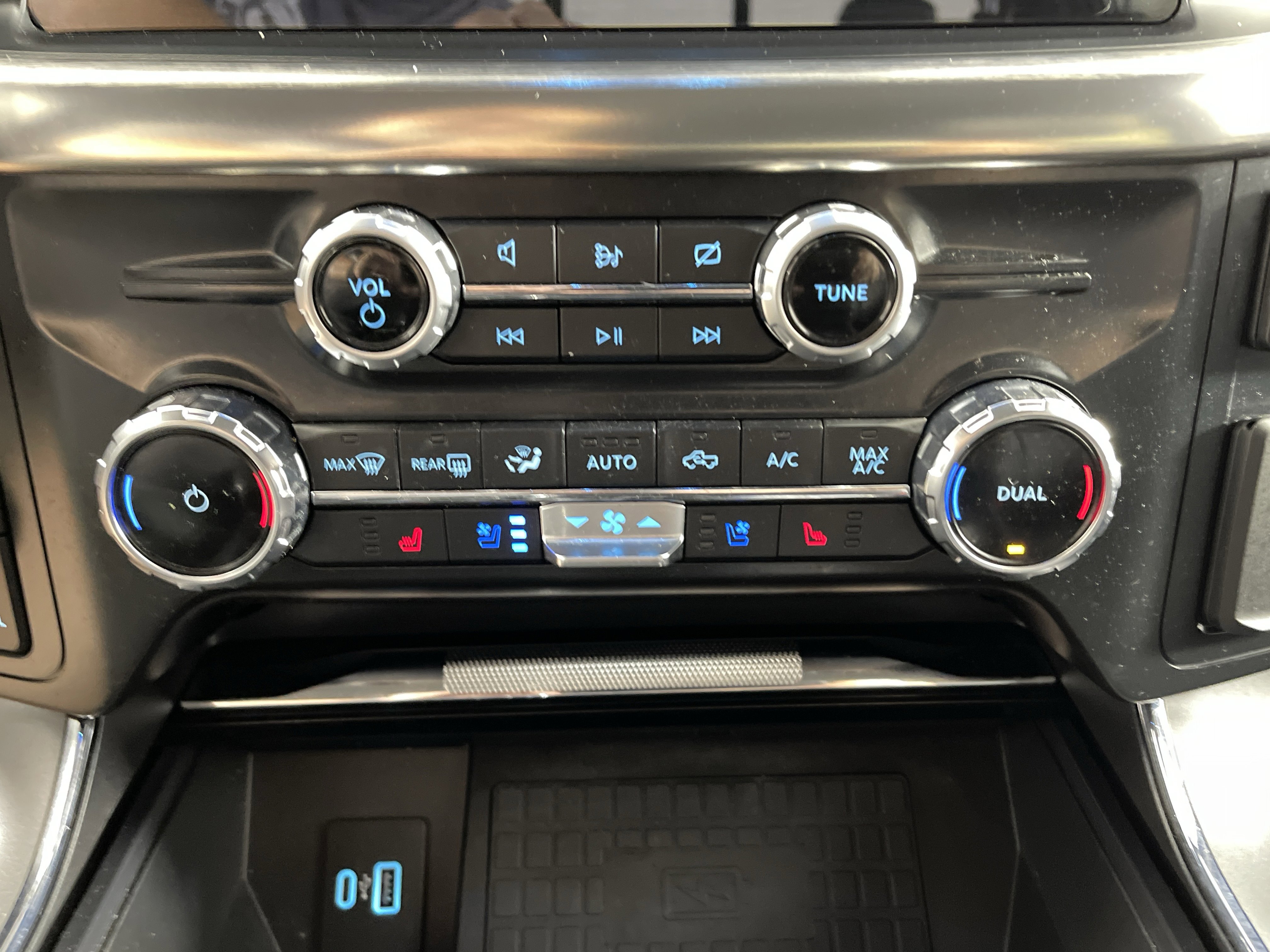 Used 2022 Ford F150 Lariat w/ Bed Utility Package image 25